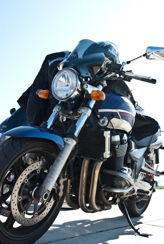 Le point de vue en photographie-contre-plongée-moto