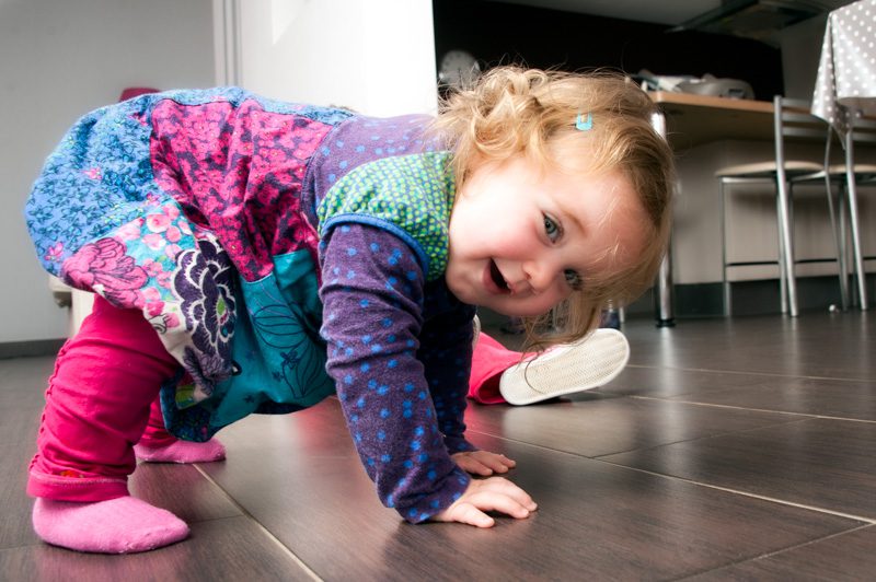 Le point de vue en photographie-photo d'enfant à ras de terre